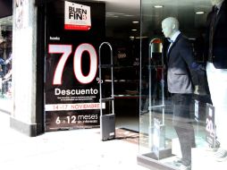 Todos los comercios han colocado su publicidad en la que destacan los meses sin intereses y descuentos de 10 a 30 por ciento. NTX / C. Baez