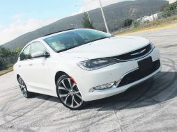 Atractivo. En persona, el 200C tiene mucha presencia y 'personalidad' gracias a sus nuevas líneas. EL INFORMADOR /