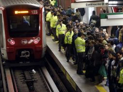 Unas 400 mil personas se vieron afectadas por el corte del servicio de 24 estaciones del Metro. EFE / ARCHIVO