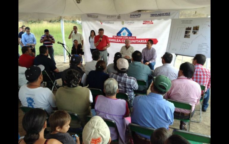 Este sábado se lleva a cabo un recorrido de inspección de obras de conexión a las redes de agua potable. TWITTER / @JorgeAranaArana