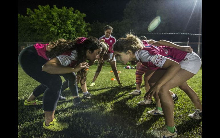 Las integrantes del equipo femenil de rugby saben a lo que van cada vez que entran en la cancha, pero nada las detiene. EL INFORMADOR / A. Hernández