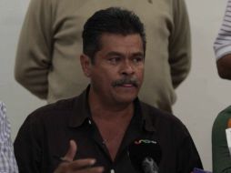 El dirigente de la Coordinadora Nacional de Trabajadores de la Educación , Juan José Ortega, durante la conferencia de prensa. SUN / J. Ríos