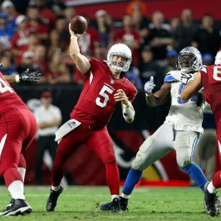 Stanton y la defensiva dan triunfo a Cardenales