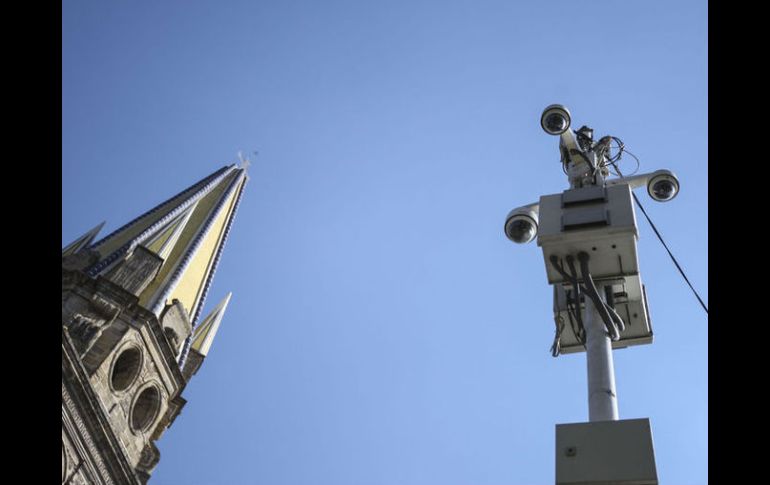 En Guadalajara, 15 personas tienen a su cargo al rededor de 10 equipos, es decir, se reparten 151 cámaras. EL INFORMADOR / ARCHIVO