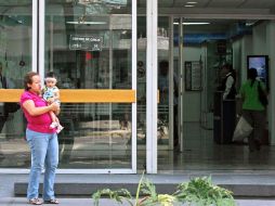 La mujer fue arrestada por oficiales de la Policía de Zapopan, después que ésta acudiera a un banco. EL INFORMADOR / ARCHIVO