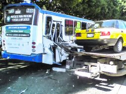 El accidente de ayer en este camión que recorre la ruta 646 confirmó la inseguridad en la que viajan sus usuarios. ESPECIAL /