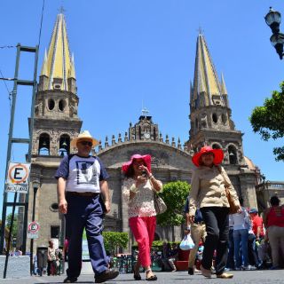 El puente vacacional deja en Jalisco derrama de 800 MDP