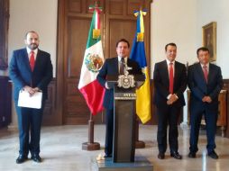 Héctor Pérez Partida (d), encargado de la sub secretaría de Finanzas, asume la titularidad de la Sepaf. EL INFORMADOR /