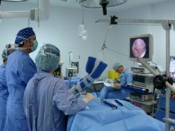 La paciente se encuentra en el área de cuidados intensivos de un centro hospitalario en Cali. EFE / ARCHIVO