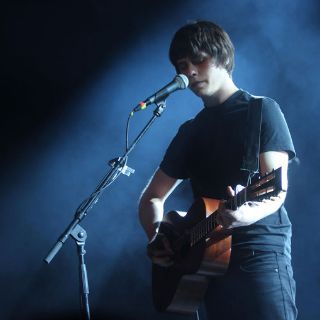 El estilo de Jake Bugg sorprende a tapatíos