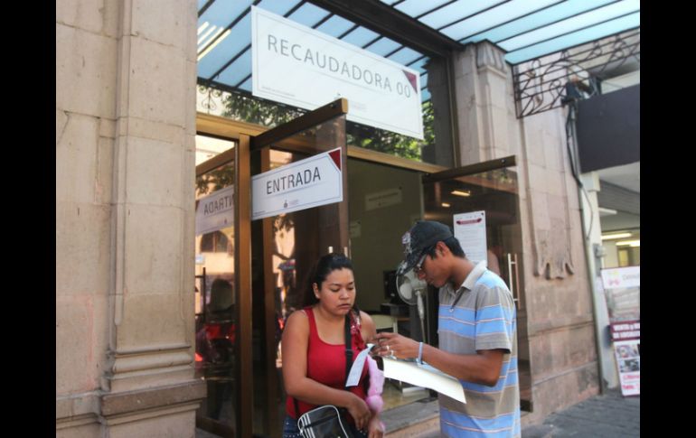 El tiempo que lleva el pago de impuestos en México es de 334 horas en contraste con las 264 horas del promedio global. EL INFORMADOR / ARCHIVO