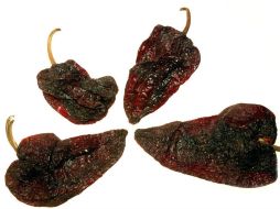 Este chile seco de textura rugosa y brillante, tiene su origen en el chile poblano. EL INFORMADOR / ARCHIVO