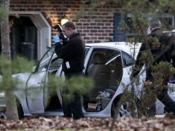 Las autoridades declinaron confirmar la identidad de los fallecidos y tampoco revelaron si los agentes encontraron el arma del crimen. AP / M. Rourke