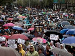 Con la consigna ¡Vivos se los llevaron, vivos los queremos!, iniciaron las movilizaciones. SUN / A. Hernández