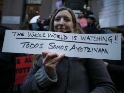 Personas alrededor del mundo protestan por caso ayotzinapa. EFE / K. Betancur