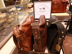 Aparentemente la mujer se reunía afuera del restaurante y seleccionaba los bolsos que robaría. EL INFORMADOR / ARCHIVO