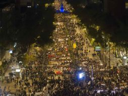 La gente comenzó a retirarse de la plaza al terminar el mitin de los padres de los estudiantes. SUN / Y. Xolalpa