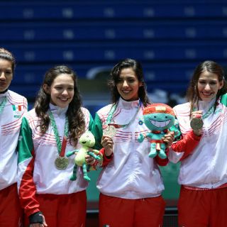 Histórico día en esgrima para México