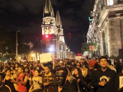 Guadalajara se unió a las marchas en el país para exigir la apartición de los 43 normalistas de Ayotzinapa. EL INFORMADOR / A. Hinojosa