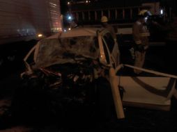 Los tripulantes, de alredor de 30 años de edad del auto Volkswagen Golf 2012, aún no han sido identificados oficialmente. EL INFORMADOR /