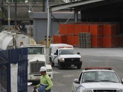 Los Bomberos de Zapopan liberaron el cuerpo de Ángel Exequiel Jiménez Alatorre con la ayuda de equipo hidráulico. EL INFORMADOR /