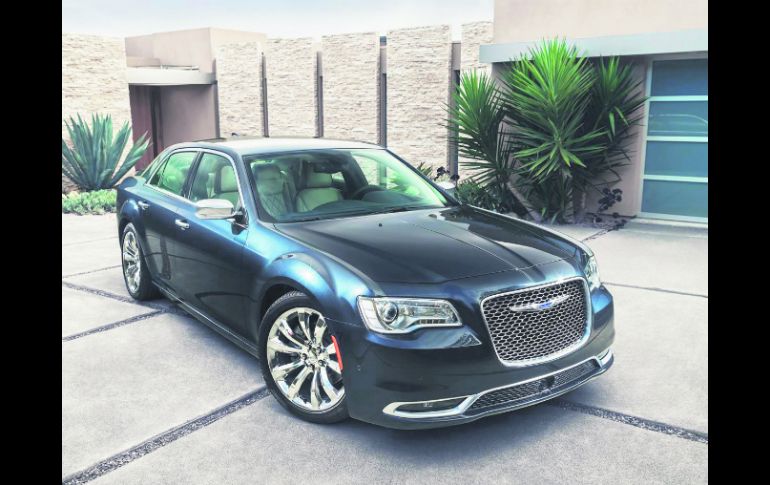 Más allá de su diseño, el 300 logra un mejor consumo de combustible en carretera, que según cifras oficiales alcanza los 13 kml.  /