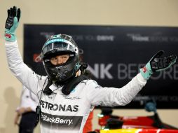 El registro de Rosberg es de 1:40.480, apenas tres décimas más rápido que su compañero británico, Lewis Hamilton. EFE / A. Haider