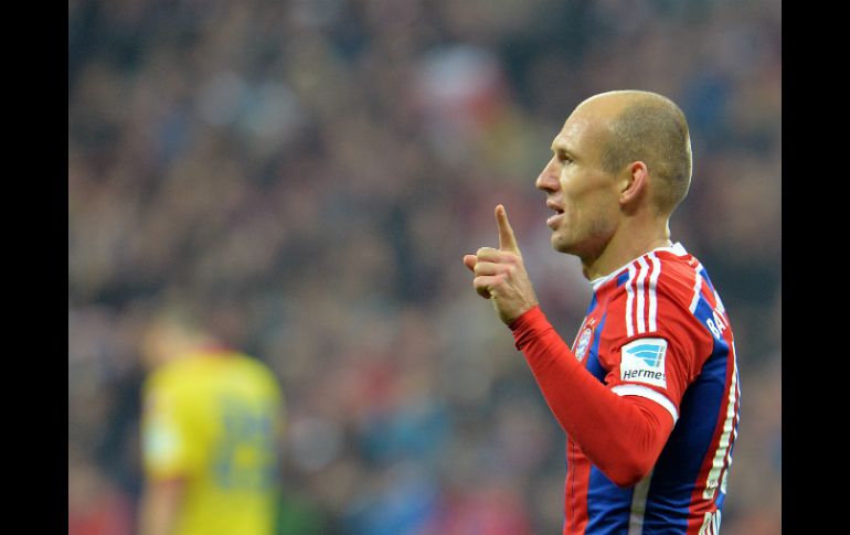 El centrocampista holandés, Arjen Robben, festeja su anotación durante el partido ante el Hoffenheim. AP / K. Joensson