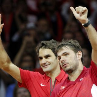 Federer y Wawrinka ponen a Suiza a un punto de la Davis