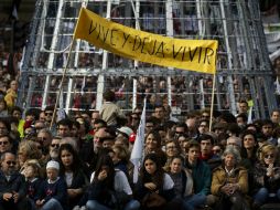 Bajo el lema 'Cada vida importa', marchan civiles y militantes del partido PP de centroderecha. AP / D. Ochoa