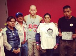 ''Esta noche van a hablar'' dijo el cantante sobre la presencia de los padres de Ayotzinapa. INSTAGRAM / residentecalle13