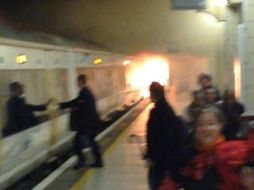 Había algo más de 30 personas en la plataforma cuando se produjo el fuego, según testigo. EFE / V. Minore