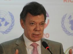 Santos advierte que las negociaciones de paz se reanudarán una vez que sean liberados los cinco retenidos. AFP / ARCHIVO
