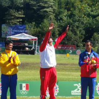 Luis Alvarez suma oro en tiro con arco en JCC