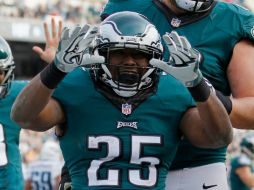 LeSean McCoy mantuvo la maquinaria del equipo andando, donde las Águilas tomaron su ventaja y no cedieron. AFP / R. Schultz