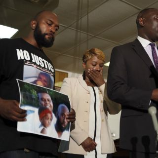 Abogados de padres de Michael Brown critican proceso