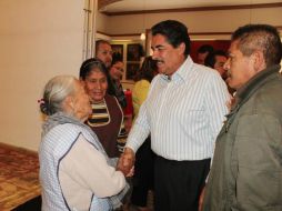 El alcalde de Guadalajara, Ramiro Hernández con los comerciantes. TWITTER / @ramirohdezg