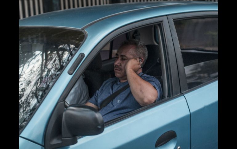 El uso de celular mientras manejan es la causa del 20 por ciento de accidentes viales. EL INFORMADOR / ARCHIVO