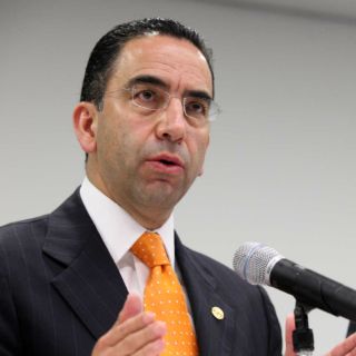 Javier Lozano ironiza sobre renuncia de Cuauhtémoc Cárdenas