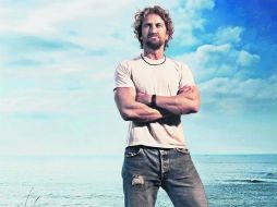 Los lumbersexuales gustan de dejarse crecer la barba de una forma desaliñada. Los jeans viejos y rotos dan el toque. ESPECIAL / PINTEREST Gerard Butler