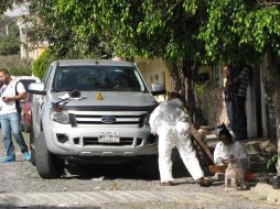 Las autoridades acudieron al lugar de los hechos a recabar indicios sobre la identidad del homicida. EL INFORMADOR / ARCHIVO