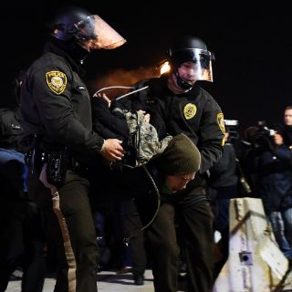 Al menos 45 detenidos, en segunda noche de protestas en Ferguson