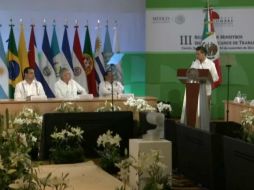 En el evento, dirigente estuvo acompañado por el gobernador de Quintana Roo y los secretarios de trabajo y de comunicaciones. TWITTER / @PresidenciaMX