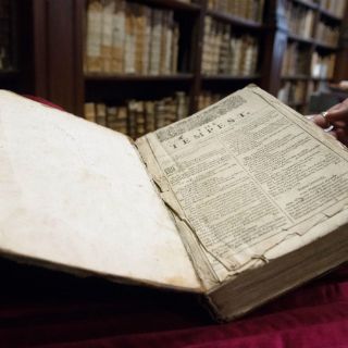 Descubren raro folio de Shakespeare en Francia