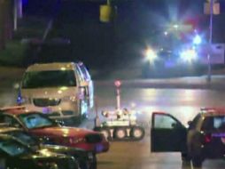 Los agentes vieron algo que les pareció un artefacto explosivo improvisado dentro de su vehículo, que fue revisado. TWITTER / ‏@Crime_Rap