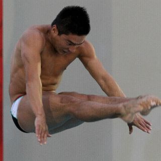 Colombia arrebata oro a México en clavados