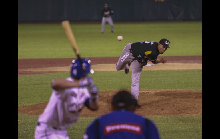El 'manager' de Los Mochis confía en que su pitcheo actúe mejor en el segundo juego de la serie. EL INFORMADOR / F. Atilano