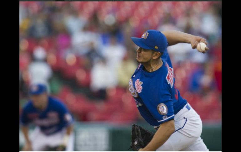 El laureado lanzador Juan Salvador Delgadillo concede una sola carrera ante los 18 bateadores que enfrentó. TWITTER / @charrosbeisbol