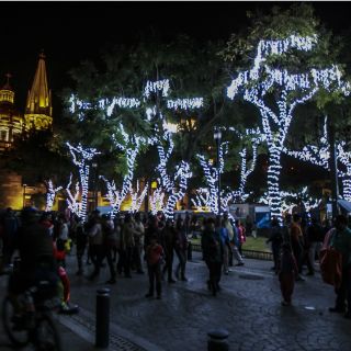 El Centro tapatío se transforma en una fiesta de luces