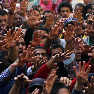 Miles de egipcios protestan por absolución de Hosni Mubarak